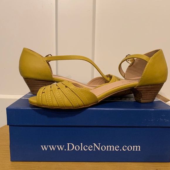 Mid-Height Delights Peep Toe Heel - Picture 6 of 8